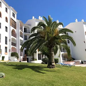 https://luxury-modern-apartment-by-the-beach.es-andalucia.com