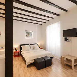 https://apartment-gloria-zadar-23000-2.hotelinzadar.com